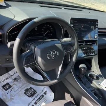 More photos of 2022 Toyota Avalon XLE at Carmel Auto Gallery, IN