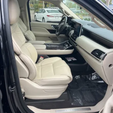 More photos of 2019 Lincoln Navigator Reserve at Carmel Auto Gallery, IN