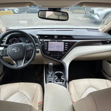 More photos of 2018 Toyota Camry XLE at Carmel Auto Gallery, IN
