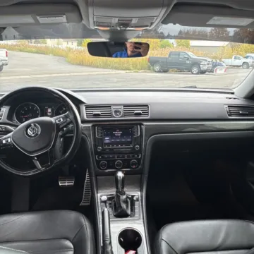 More photos of 2017 Volkswagen Passat SEL Premium at Carmel Auto Gallery, IN
