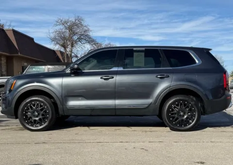 Photos of 2020 Kia Telluride LX for sale in Carmel, IN at Carmel Auto Gallery