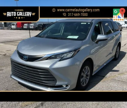 Gray 2021 Toyota Sienna XLE for sale in Carmel, IN