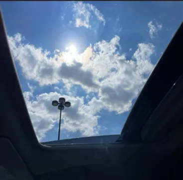 More photos of 2021 Toyota Sienna XLE at Carmel Auto Gallery, IN