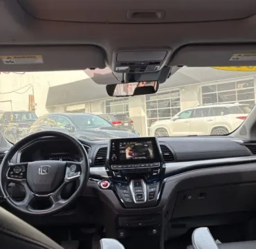 More photos of 2019 Honda Odyssey Elite at Carmel Auto Gallery, IN