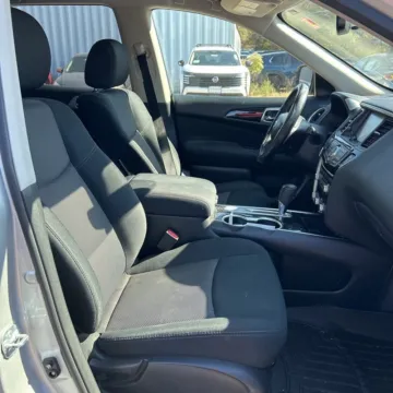 More photos of 2017 Nissan Pathfinder SV at Carmel Auto Gallery, IN