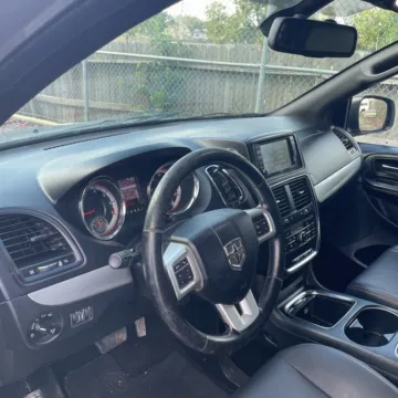 More photos of 2018 Dodge Grand Caravan GT at Carmel Auto Gallery, IN