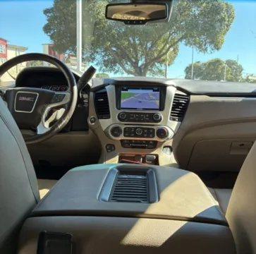 More photos of 2017 GMC Yukon XL SLT at Carmel Auto Gallery, IN