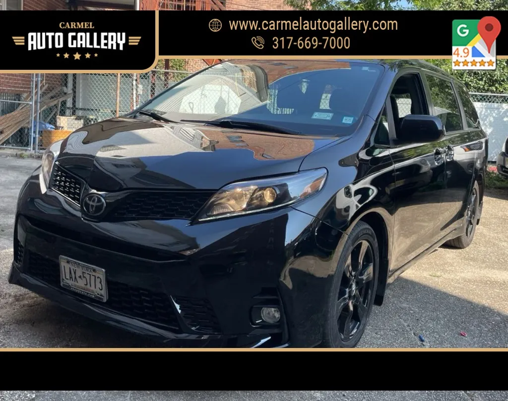 Black 2020 Toyota Sienna SE for sale in Carmel, IN
