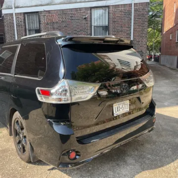 Another view of 2020 Toyota Sienna SE for sale in Carmel, IN at Carmel Auto Gallery