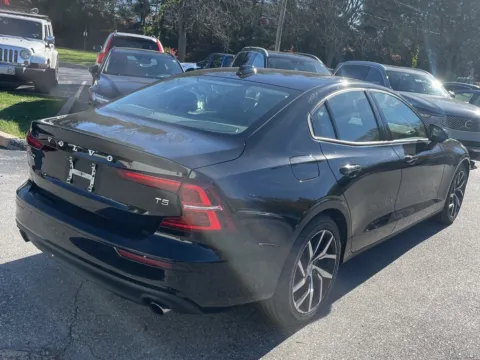 More photos of 2020 Volvo S60 T5 Momentum at Carmel Auto Gallery, IN