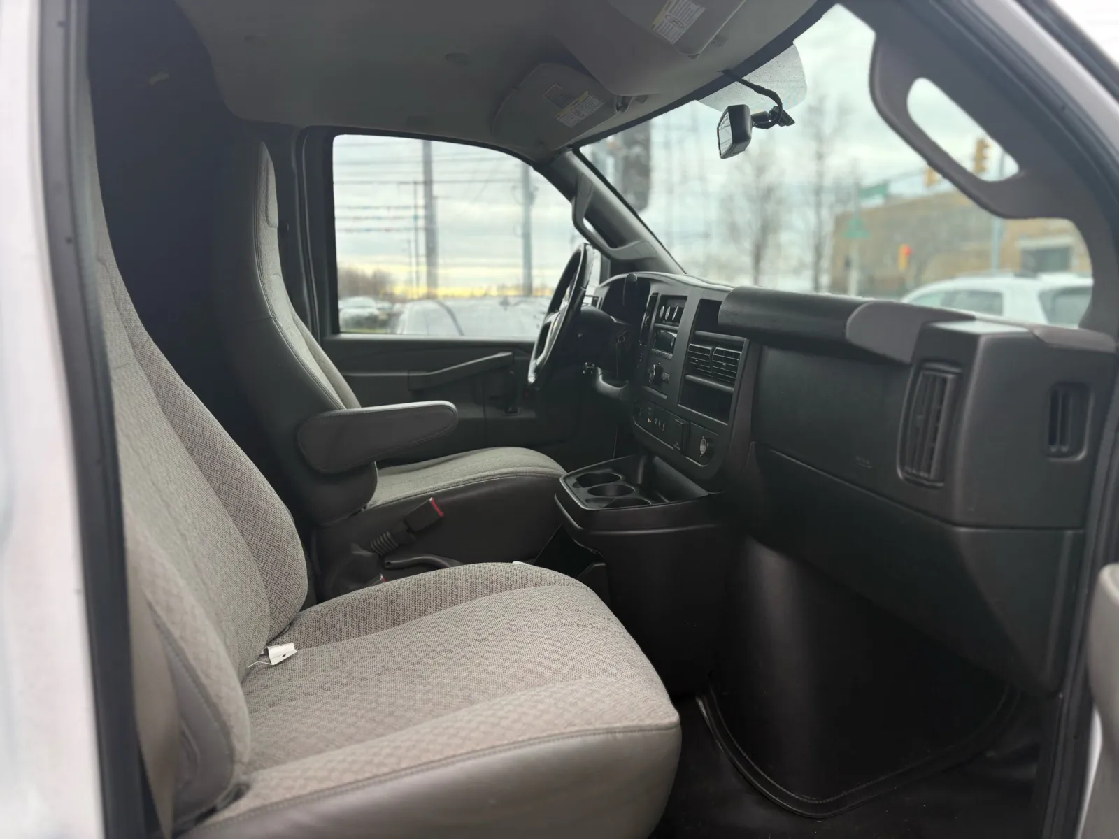2019 Chevrolet Express Cargo Work Van - Photo 9