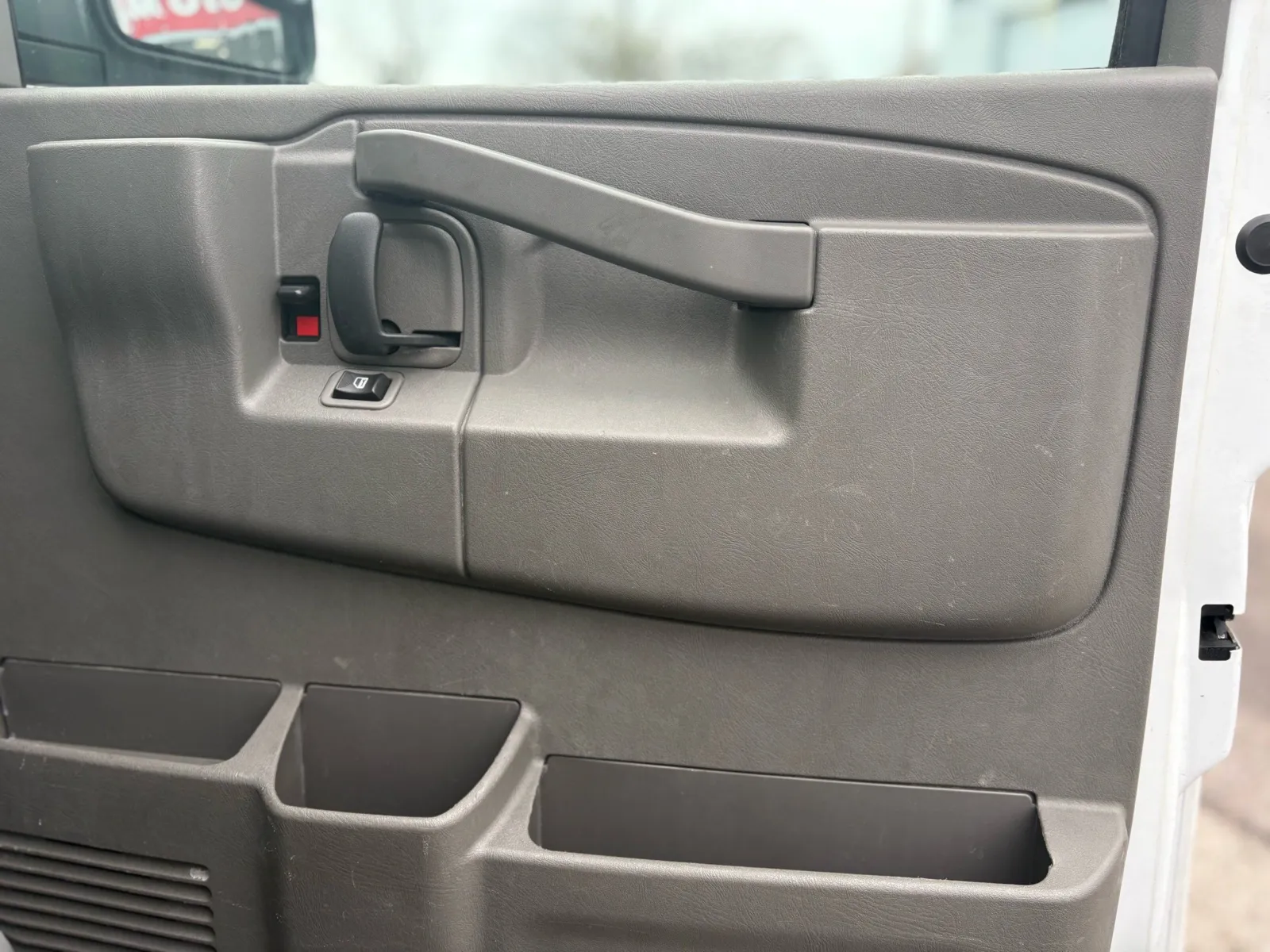 2019 Chevrolet Express Cargo Work Van - Photo 10