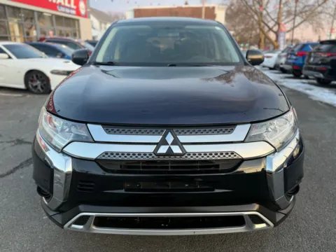 Photos of 2020 Mitsubishi Outlander ES 2.4 for sale in Philadelphia, PA at Cottman Auto Mall