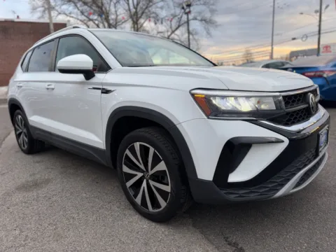Another view of 2022 Volkswagen Taos 1.5T SE for sale in Philadelphia, PA at Cottman Auto Mall