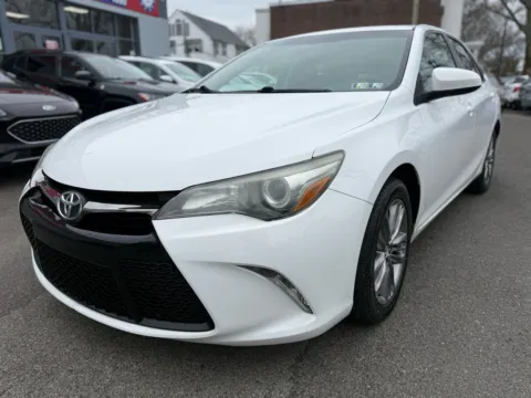 White 2017 Toyota Camry SE for sale in Philadelphia, PA