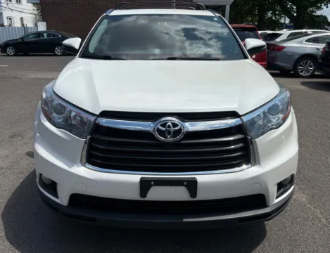 Photos of 2015 Toyota Highlander XLE V6 for sale in Philadelphia, PA at Cottman Auto Mall