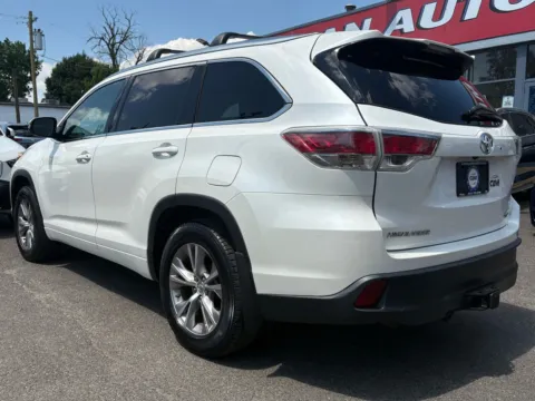 More photos of 2015 Toyota Highlander XLE V6 at Cottman Auto Mall, PA