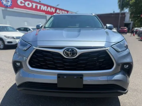 Photos of 2022 Toyota Highlander XLE for sale in Philadelphia, PA at Cottman Auto Mall