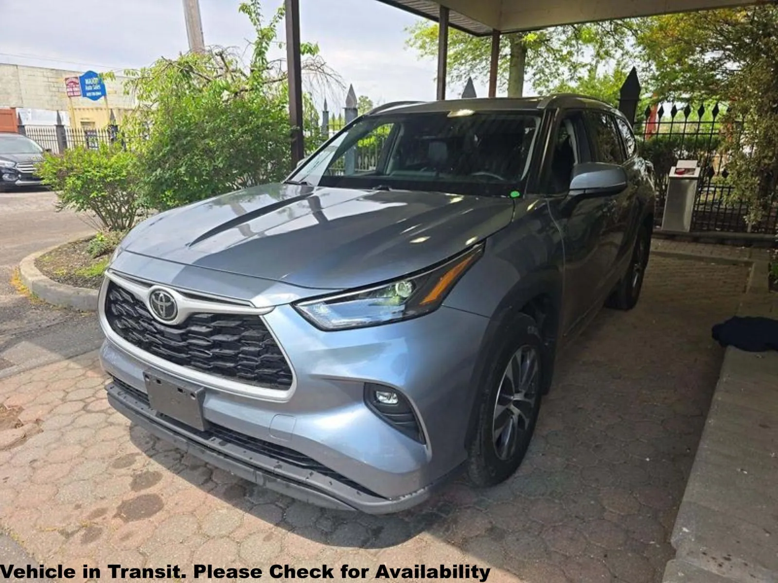 Gray 2022 Toyota Highlander XLE for sale in Philadelphia, PA