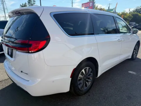 More photos of 2022 Chrysler Pacifica Hybrid Touring L at Cottman Auto Mall, PA