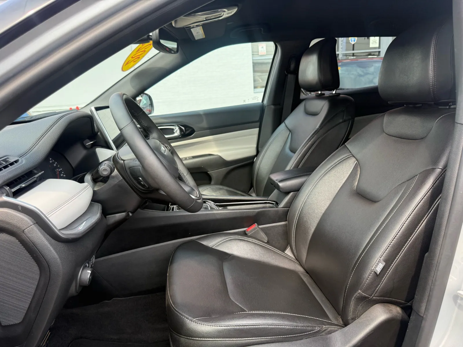 2025 Jeep Compass Limited - Photo 17