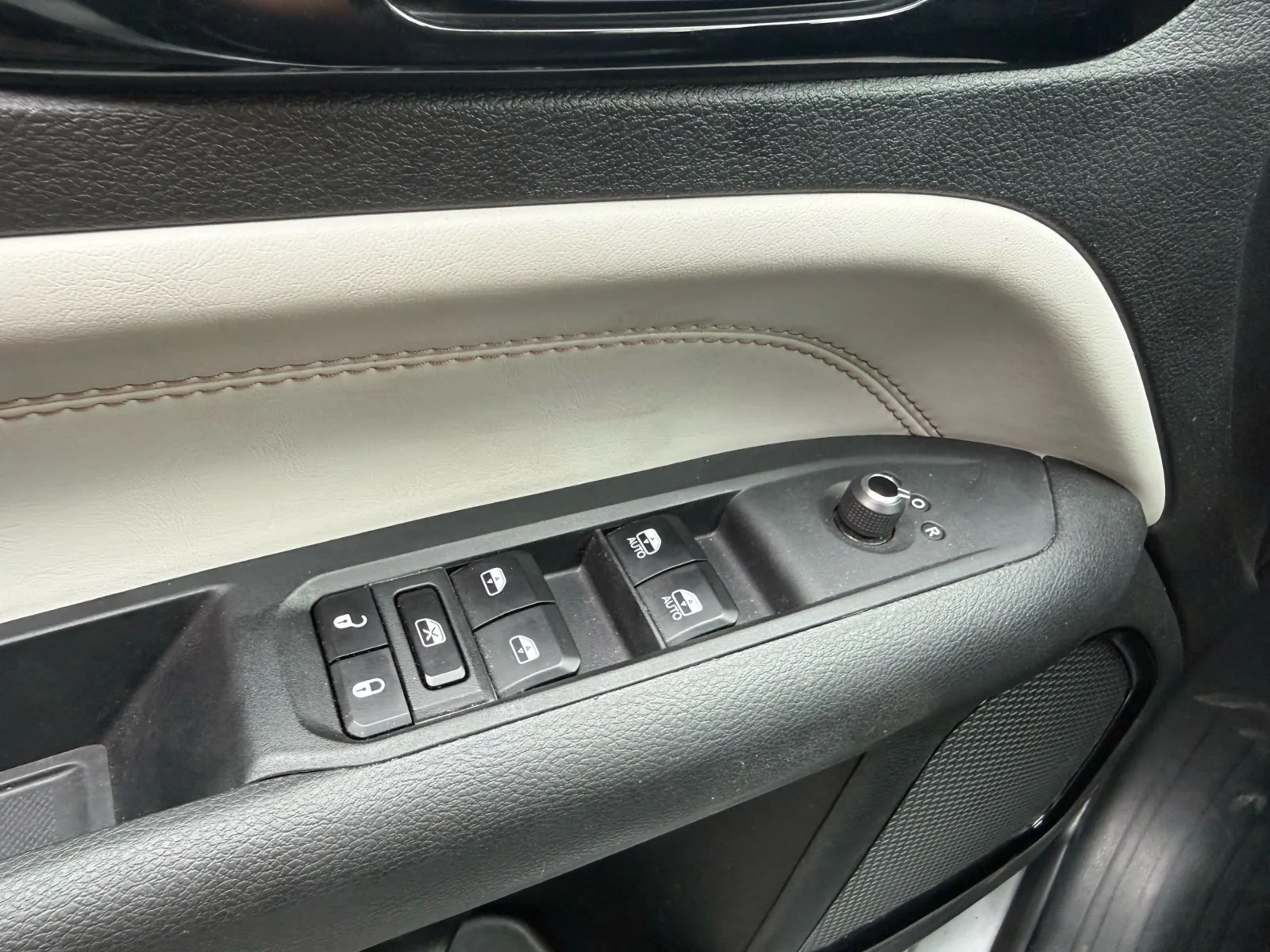 2025 Jeep Compass Limited - Photo 18