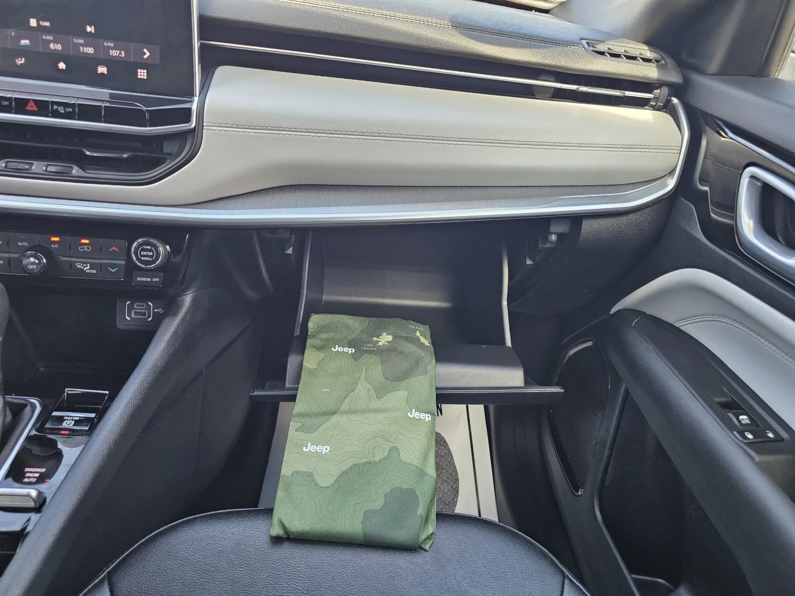 2025 Jeep Compass Limited - Photo 32