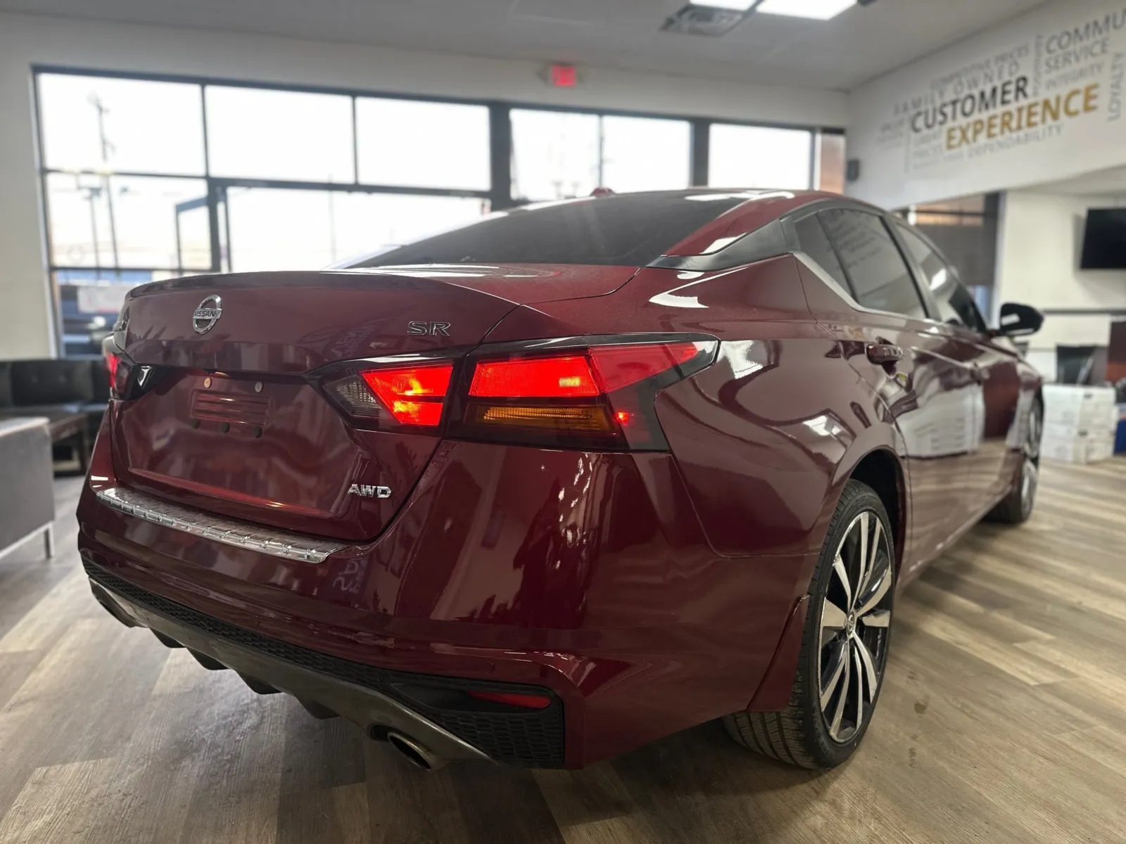 2021 Nissan Altima 2.5 SR photo 2