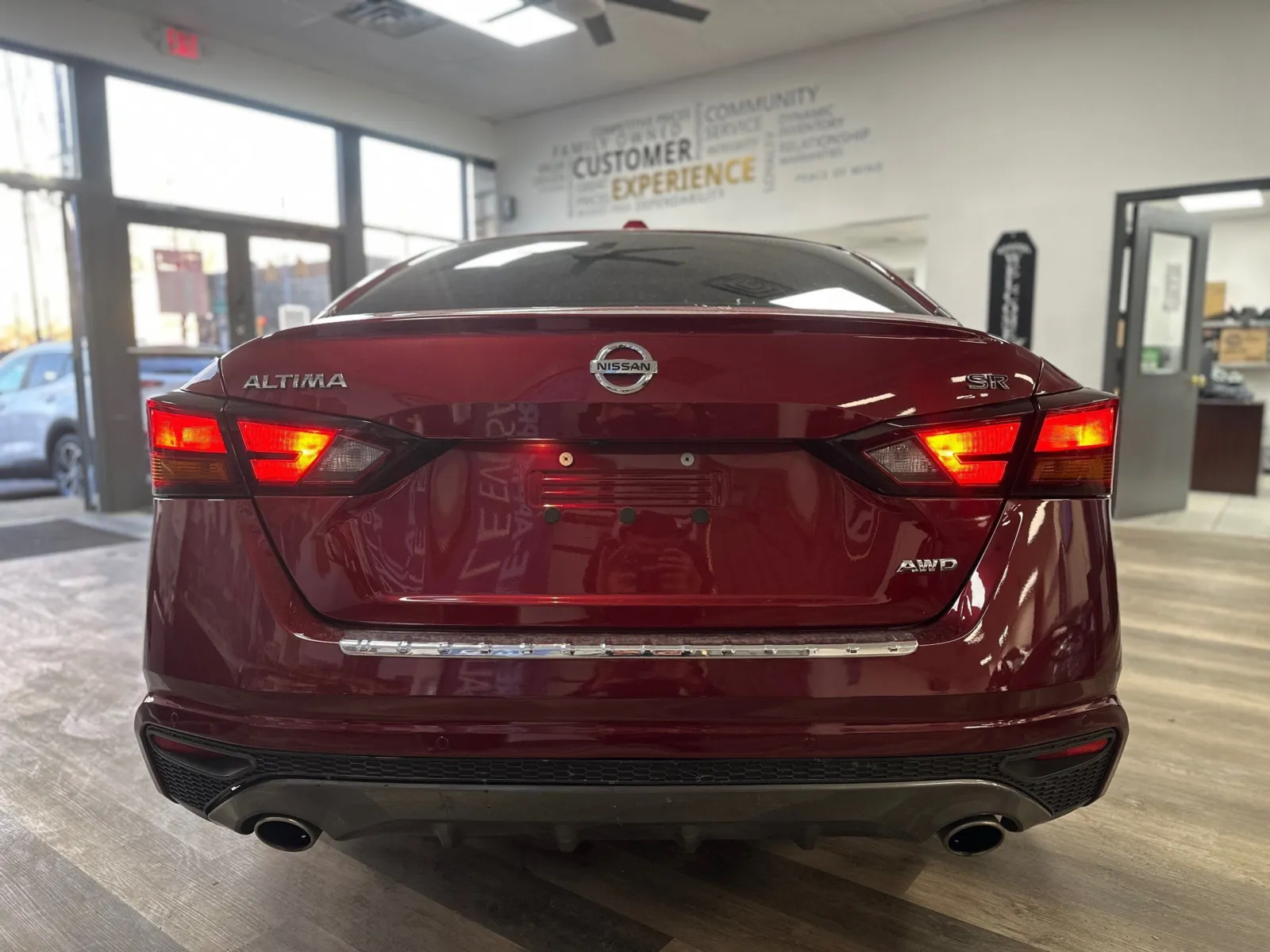 2021 Nissan Altima 2.5 SR photo 9