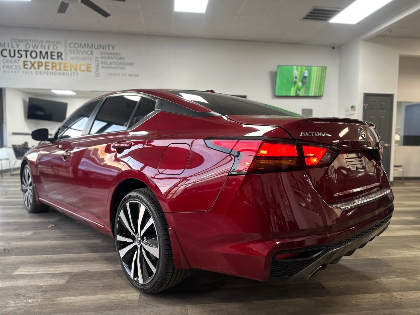 2021 Nissan Altima 2.5 SR photo 16
