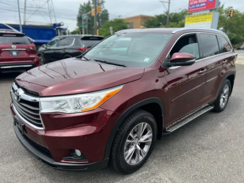 Another view of 2014 Toyota Highlander XLE for sale in Philadelphia, PA at Cottman Auto Mall