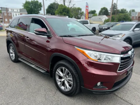 Another view of 2014 Toyota Highlander XLE for sale in Philadelphia, PA at Cottman Auto Mall