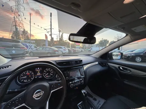 More photos of 2020 Nissan Rogue Sport SL at Cottman Auto Mall, PA
