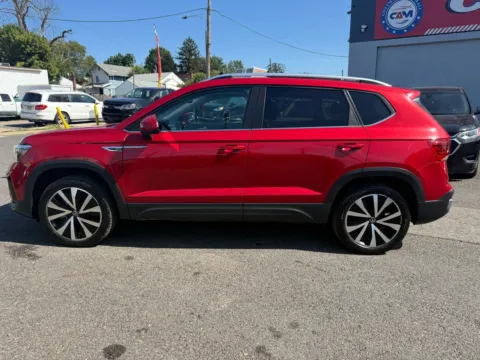Another view of 2024 Volkswagen Taos SE for sale in Philadelphia, PA at Cottman Auto Mall