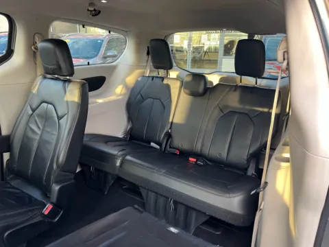 More photos of 2017 Chrysler Pacifica Touring-L at Cottman Auto Mall, PA