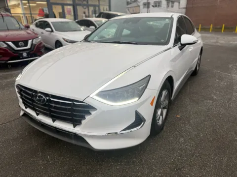 White 2023 Hyundai Sonata SE for sale in Philadelphia, PA