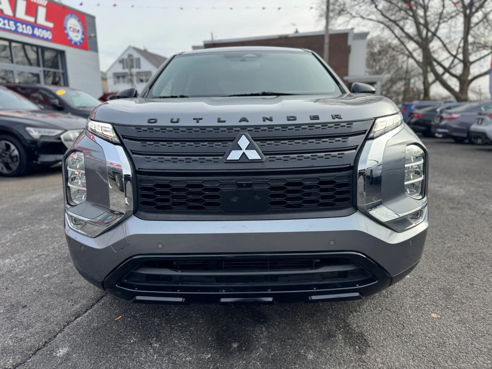 2023 Mitsubishi Outlander SE Black Edition's photo