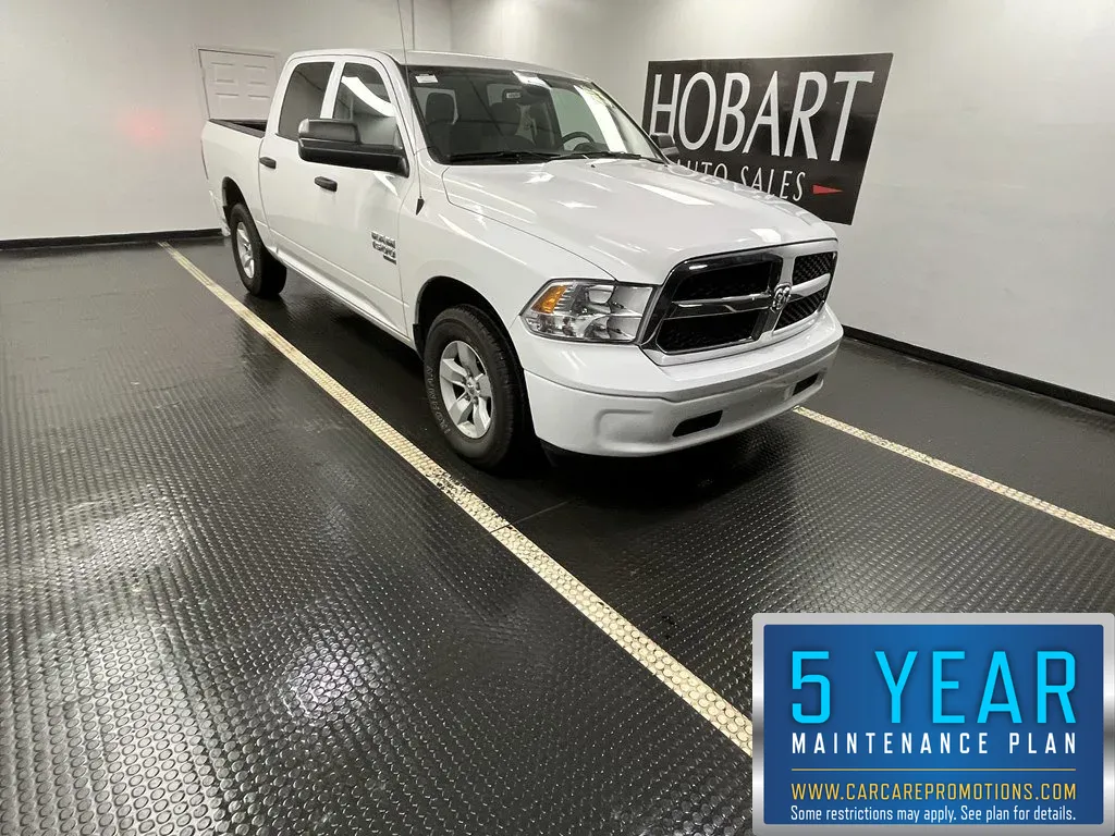 2023 RAM 1500 Classic SLT 4x4 Crew Cab 5'7's photo