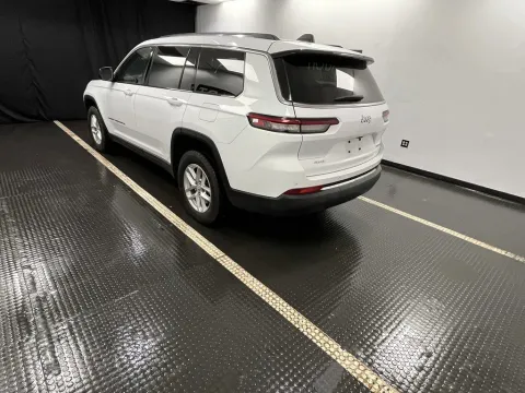 More photos of 2023 Jeep Grand Cherokee L at Hobart Auto Sales, IN