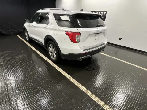 More photos of 2023 Ford Explorer Limited at Hobart Auto Sales, IN