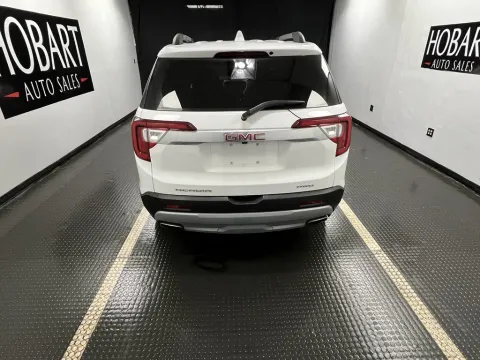 More photos of 2023 GMC Acadia SLT at Hobart Auto Sales, IN