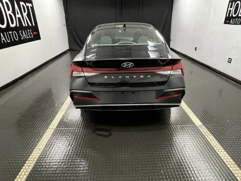 More photos of 2025 Hyundai Elantra SEL Convenience at Hobart Auto Sales, IN