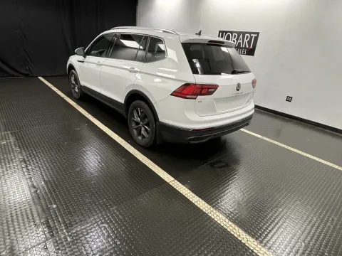 More photos of 2022 Volkswagen Tiguan SE at Hobart Auto Sales, IN
