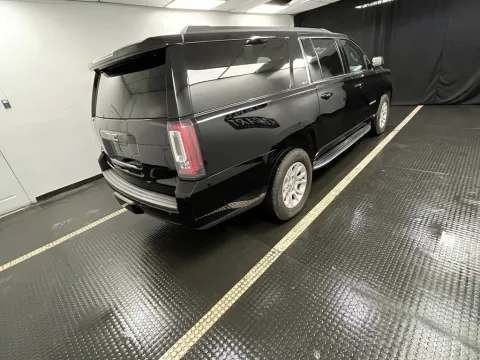 More photos of 2019 GMC Yukon XL SLT at Hobart Auto Sales, IN