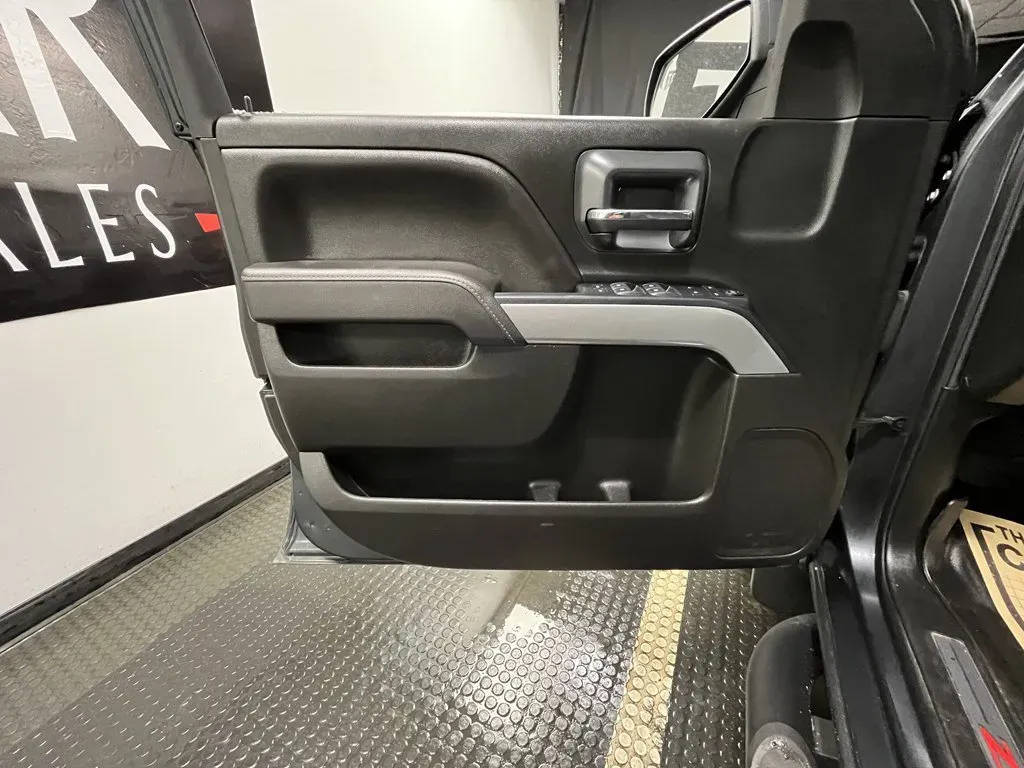 2018 Chevrolet Silverado 1500 LT Z71 - Photo 7