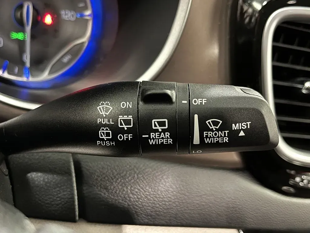 2024 Chrysler Voyager LX - Photo 25