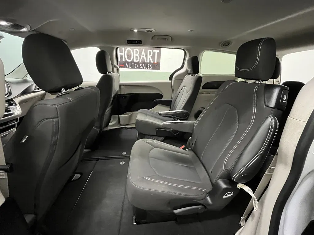 2024 Chrysler Voyager LX - Photo 12