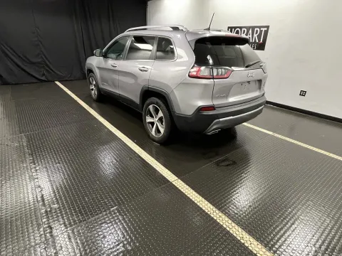 More photos of 2020 Jeep Cherokee Limited at Hobart Auto Sales, IN