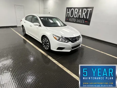 White 2018 Nissan Altima 2.5 SV for sale in Hobart, IN