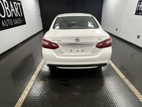 More photos of 2018 Nissan Altima 2.5 SV at Hobart Auto Sales, IN